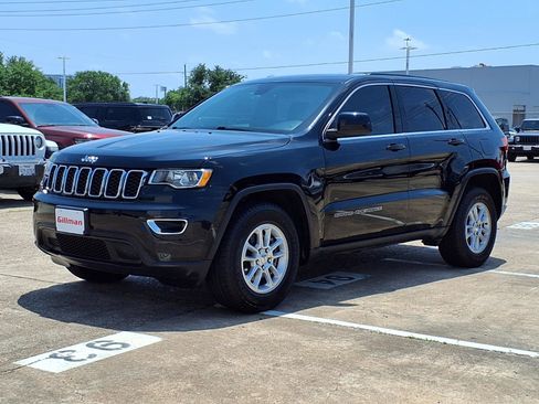 Used 2019 Jeep Grand Cherokee Laredo RWD image 24