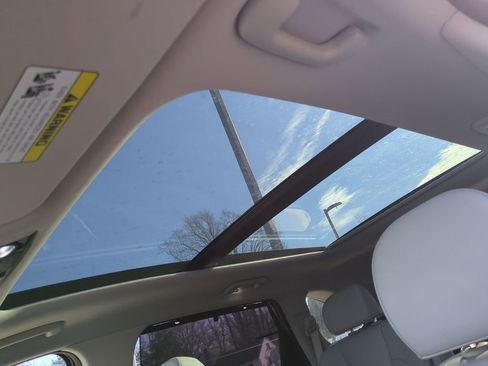 Used 2023 Kia Sorento SX Prestige w/ Panoramic Sunroof Package image 20