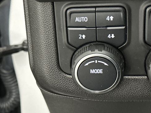 Used 2021 Chevrolet Suburban Premier image 43