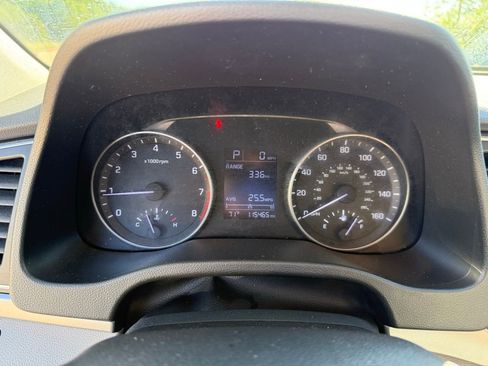 Used 2017 Hyundai Elantra SE image 16