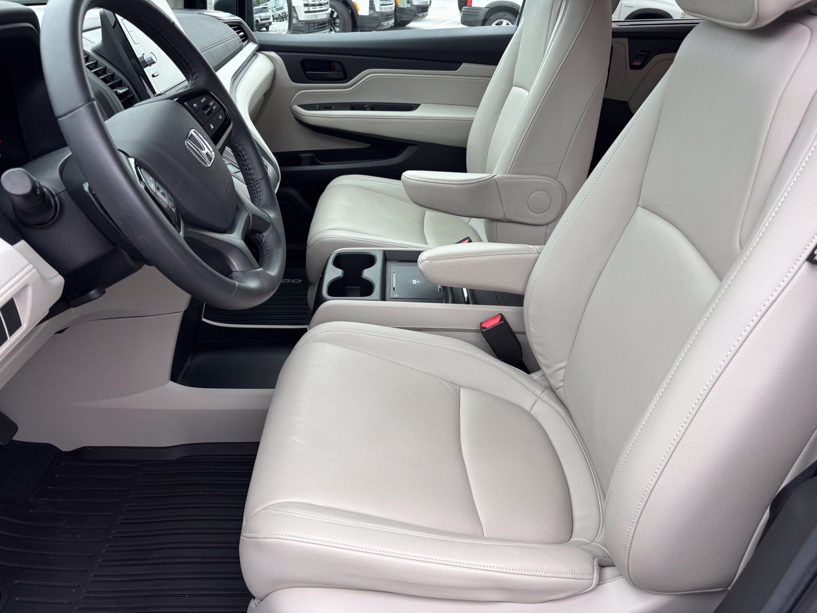Used 2026 Honda Odyssey EX-L image 13