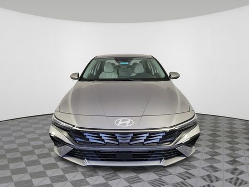 New 2025 Hyundai Elantra Limited w/ Cargo Package image 41