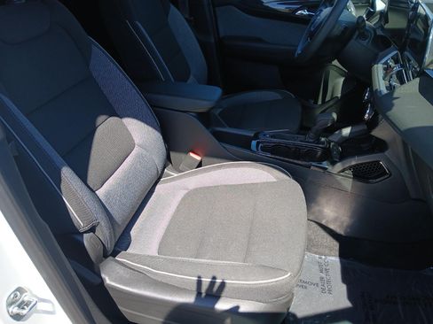 Used 2025 Chevrolet TrailBlazer LT FWD image 18