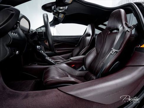 Used 2018 McLaren 720S Luxury RWD image 31