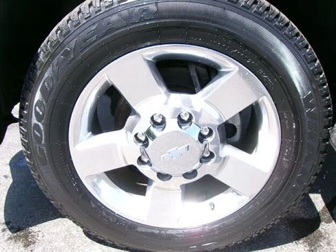 Used 2019 Chevrolet Silverado 2500 W/T AWD/4WD image 7