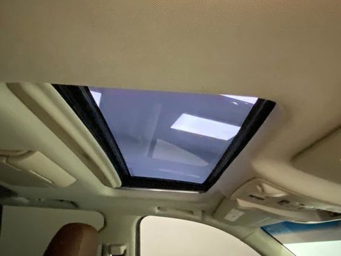 Used 2016 Cadillac Escalade Premium image 24