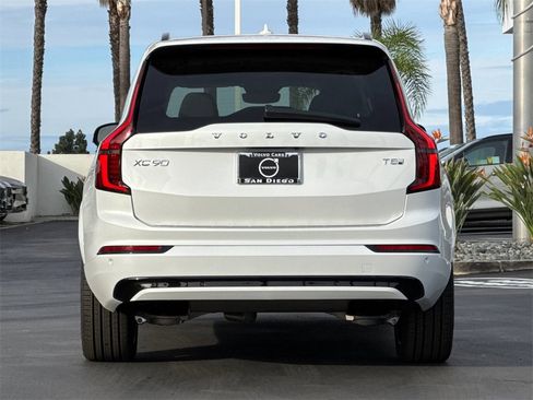 New 2026 Volvo XC90 T8 Ultra w/ Lounge Package image 4