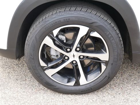 Certified 2024 Chevrolet Trax RS w/ Driver Confidence Package FWD image 7