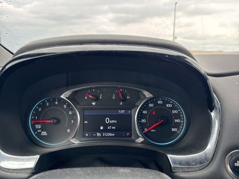 Used 2023 Chevrolet Traverse LT image 10