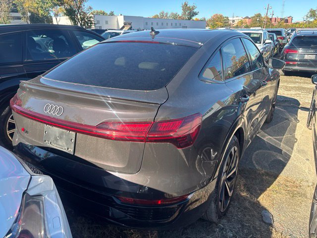 Used 2024 Audi Q8 e-tron Premium Plus w/ Premium Plus Package AWD/4WD image 8