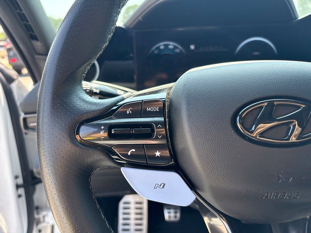 Used 2022 Hyundai Elantra N FWD image 21