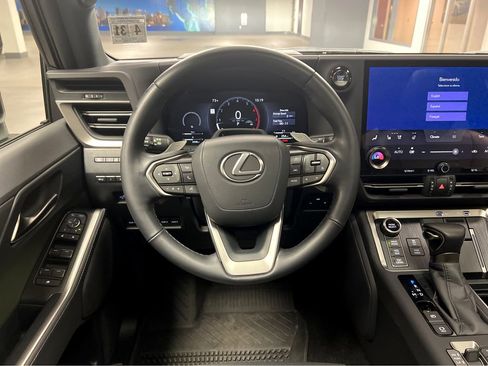 Certified 2026 Lexus GX 550 AWD/4WD image 31