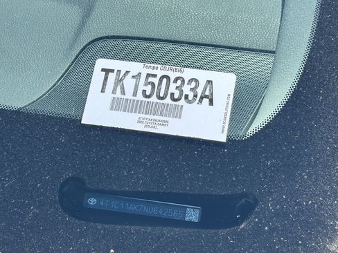 Used 2022 Toyota Camry LE w/ Carpet Mat Package (TMS) image 31