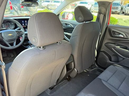 Used 2026 Chevrolet Trax LS FWD image 25