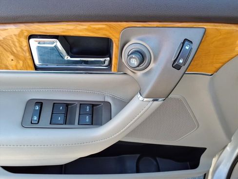 Used 2014 Lincoln MKX FWD w/ Equipment Group 101A image 14