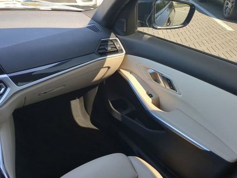 Used 2019 BMW 330i Sedan w/ Convenience Package image 18