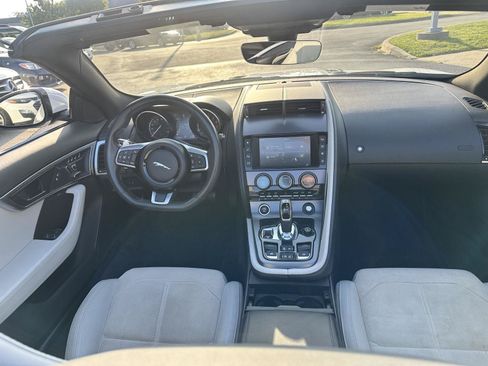 Used 2018 Jaguar F-TYPE Convertible RWD image 9