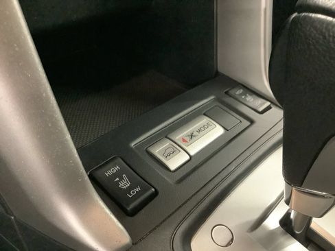 Used 2018 Subaru Forester 2.5i Limited AWD/4WD image 11