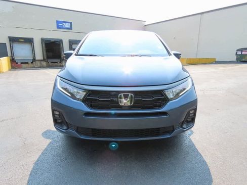 New 2026 Honda Odyssey Touring image 6