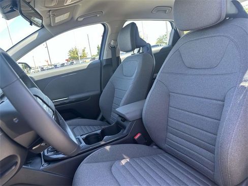 New 2025 Kia K4 EX image 6