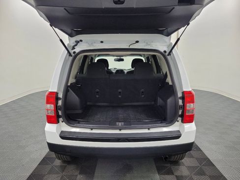 Used 2015 Jeep Patriot Sport w/ Power Value Group FWD image 29