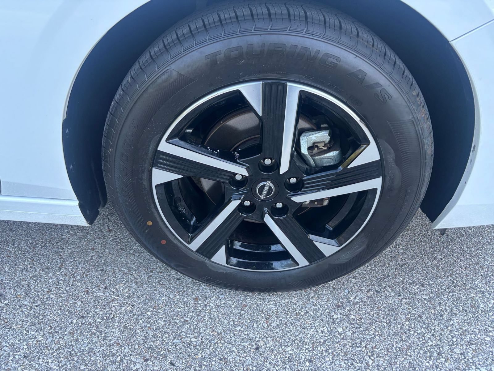 Used 2025 Nissan Sentra SV FWD image 28