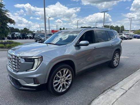 Used 2025 GMC Acadia Denali w/ Super Cruise Package FWD image 3