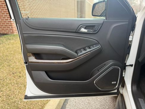 Used 2015 Chevrolet Suburban LT image 42