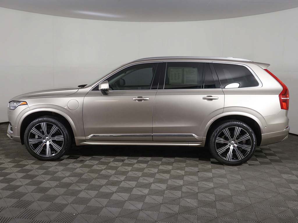 Used 2024 Volvo XC90 T8 Plus w/ Protection Package Premier AWD/4WD image 21