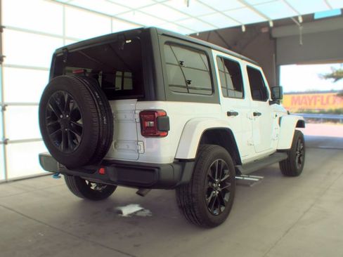 Used 2023 Jeep Wrangler Unlimited Sahara w/ Cold Weather Group AWD/4WD image 2