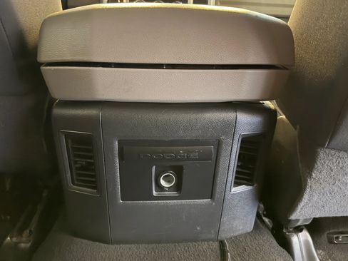 Used 2010 Dodge Ram 2500 Truck SLT w/ Technology Group AWD/4WD image 35