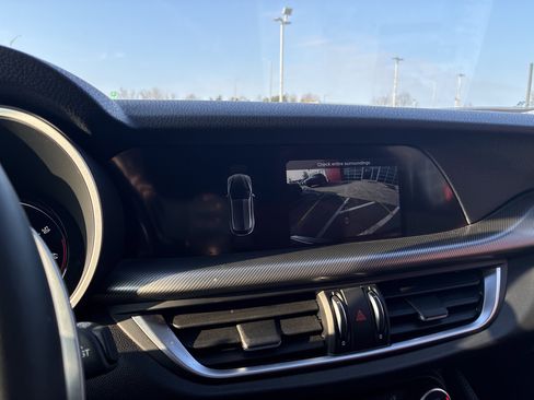 Certified 2024 Alfa Romeo Stelvio Veloce image 18