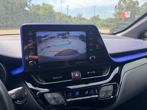 Used 2020 Toyota C-HR XLE FWD image 16
