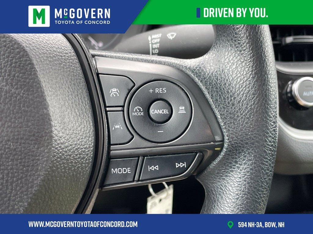 Used 2025 Toyota Corolla LE FWD image 14