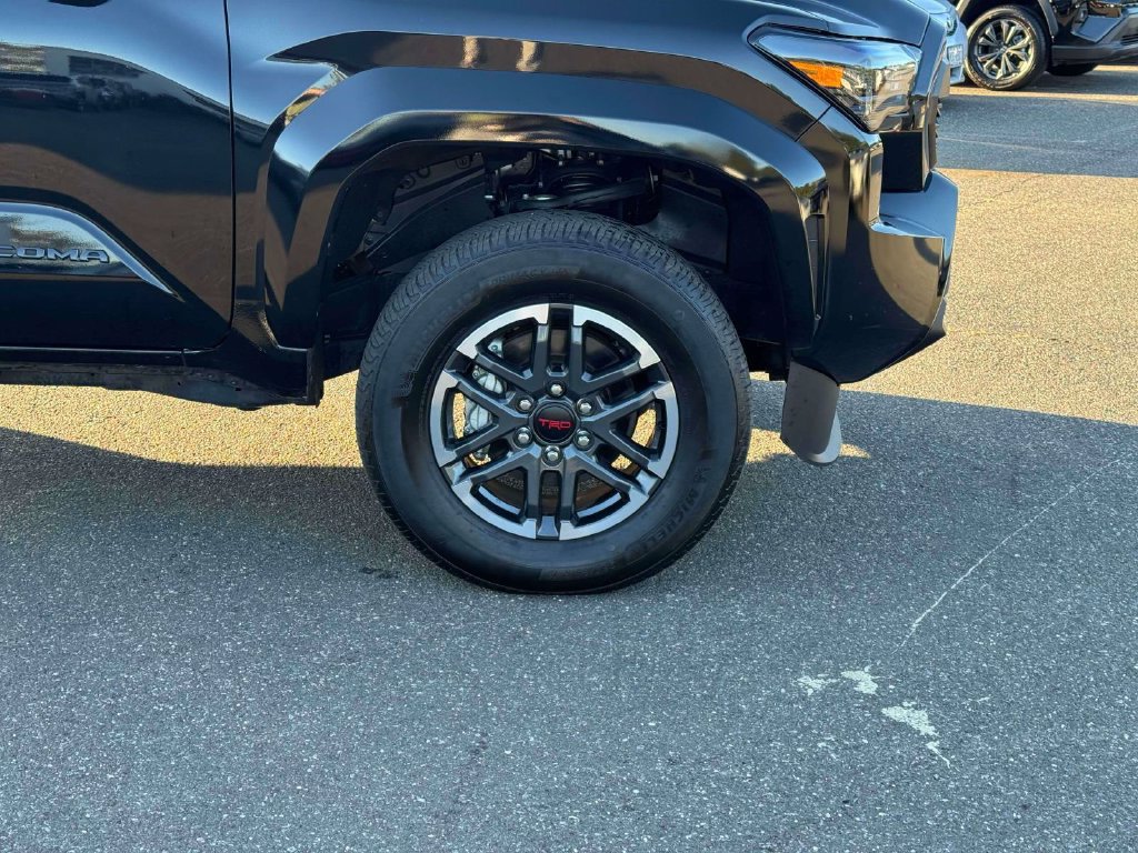 Used 2025 Toyota Tacoma TRD Sport AWD/4WD image 9