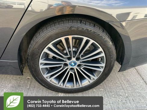 Used 2019 BMW 530e xDrive w/ Convenience Package image 25