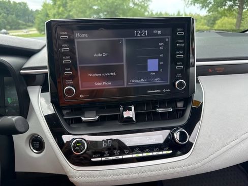 Used 2021 Toyota Corolla SE w/ SE Premium Package FWD image 12