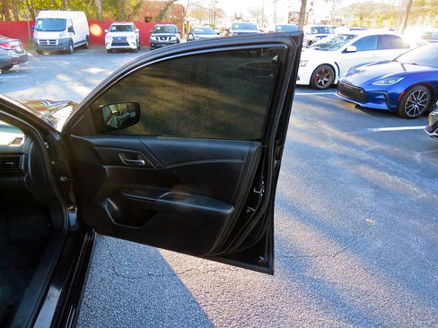 Used 2017 Honda Accord Sport image 21