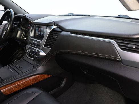 Used 2019 Chevrolet Suburban Premier image 10