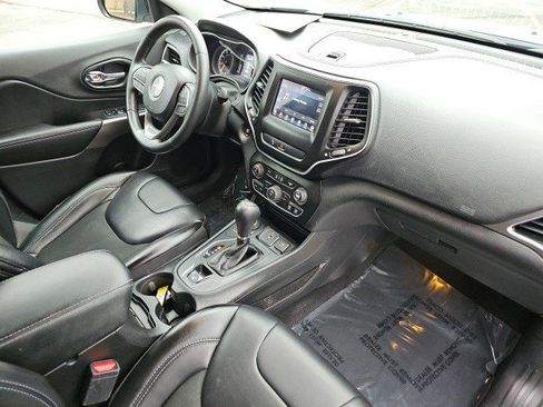 Used 2019 Jeep Cherokee Latitude Plus w/ Cold Weather Group image 14