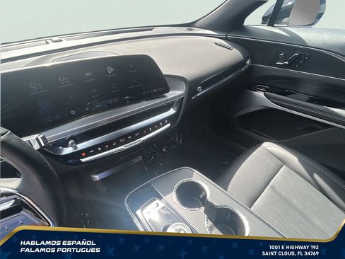 Used 2025 Cadillac Lyriq Luxury w/ LPO, Floor Liner Package AWD/4WD image 19