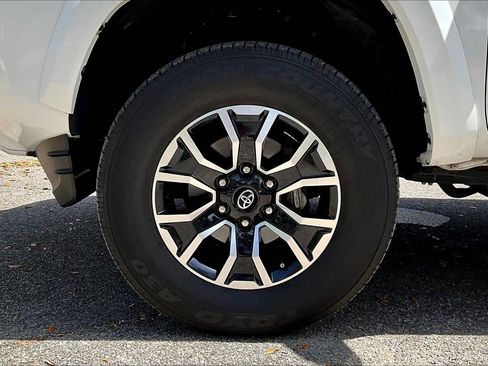 Used 2023 Toyota Tacoma TRD Sport image 34