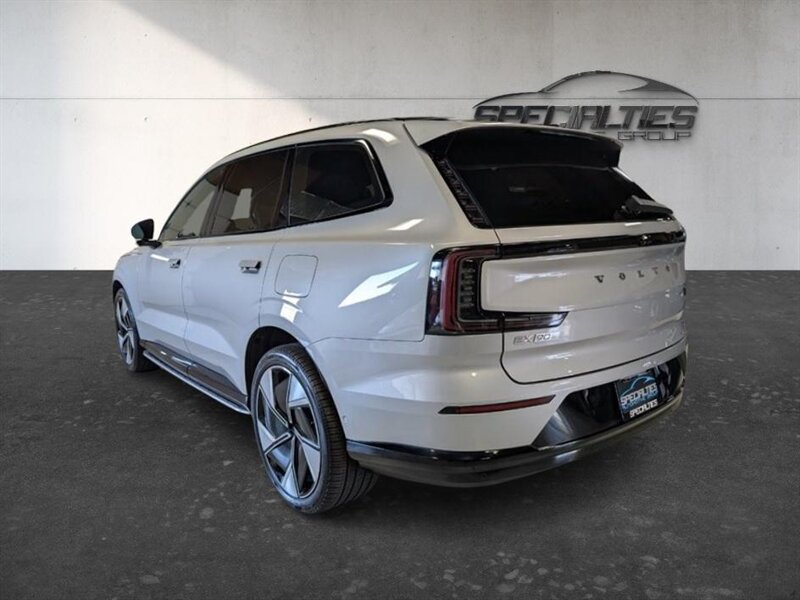 Used 2025 Volvo EX90 Ultra AWD/4WD image 8