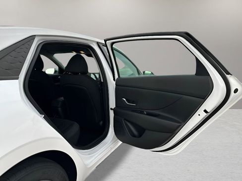 New 2025 Hyundai Elantra Blue image 22
