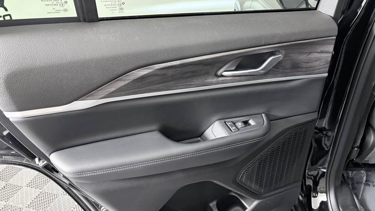 Used 2023 Jeep Grand Cherokee Limited AWD/4WD image 26