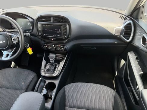Used 2024 Kia Soul LX w/ Option Group 015 FWD image 12