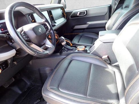 Used 2023 Ford Bronco Badlands w/ Sasquatch Package image 13