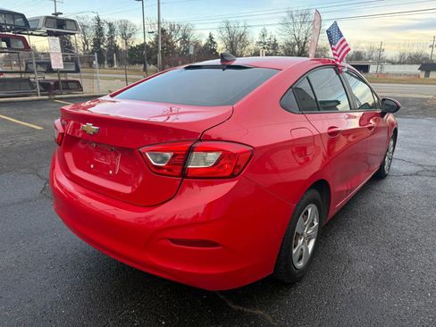 Used 2017 Chevrolet Cruze LS image 4