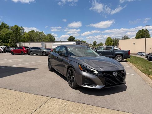 New 2026 Nissan Altima 2.5 SR FWD image 3
