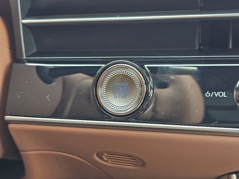 New 2026 Genesis GV70 2.5T Advanced image 17